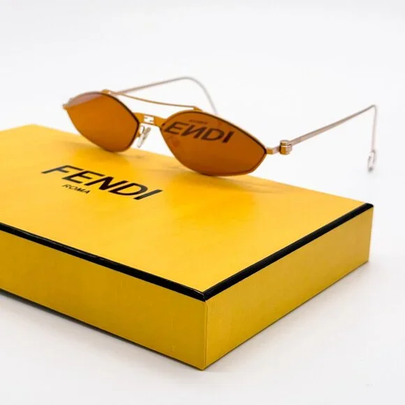 NEW FENDI FE40114U-Y 33U GOLD RED WOMEN SUNGLASSES FENDI New FENDI FE40114U-Y 33U Red Gold with Golden Chain/Bordeaux  main image 4